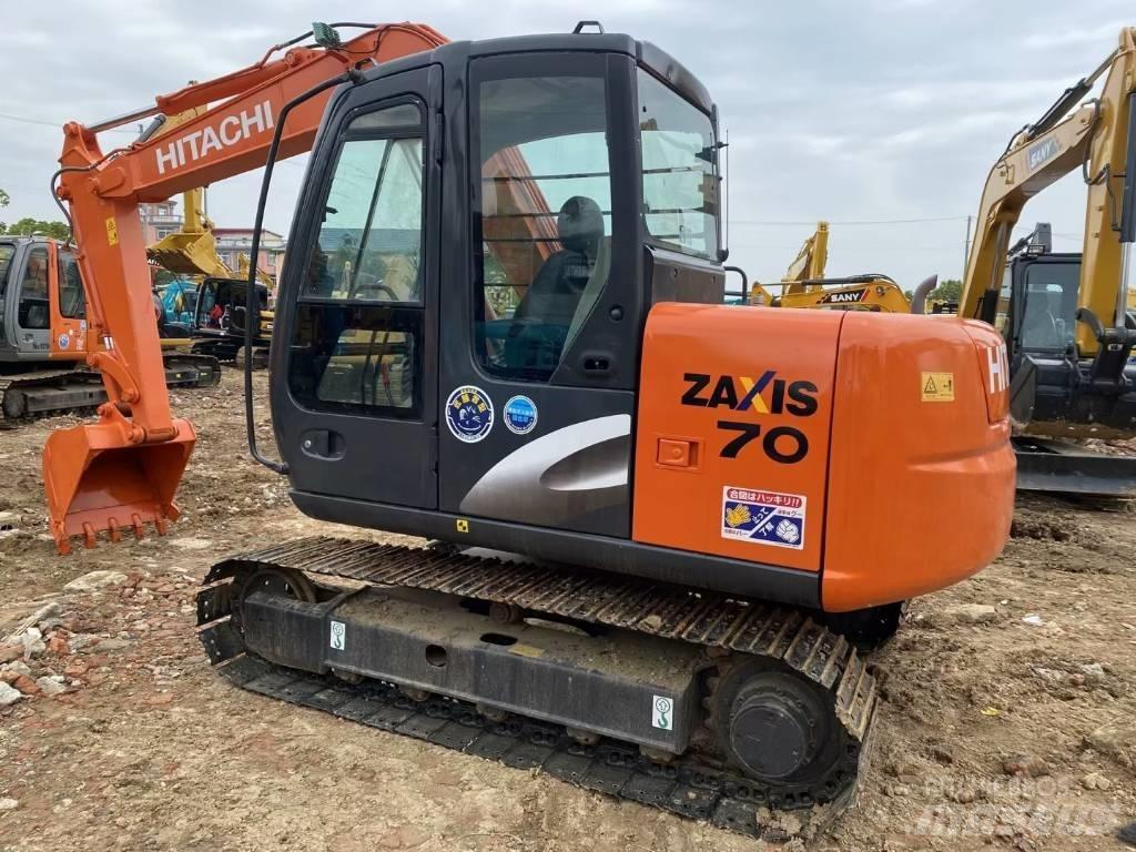 Hitachi ZX 70 Pásová rýpadla