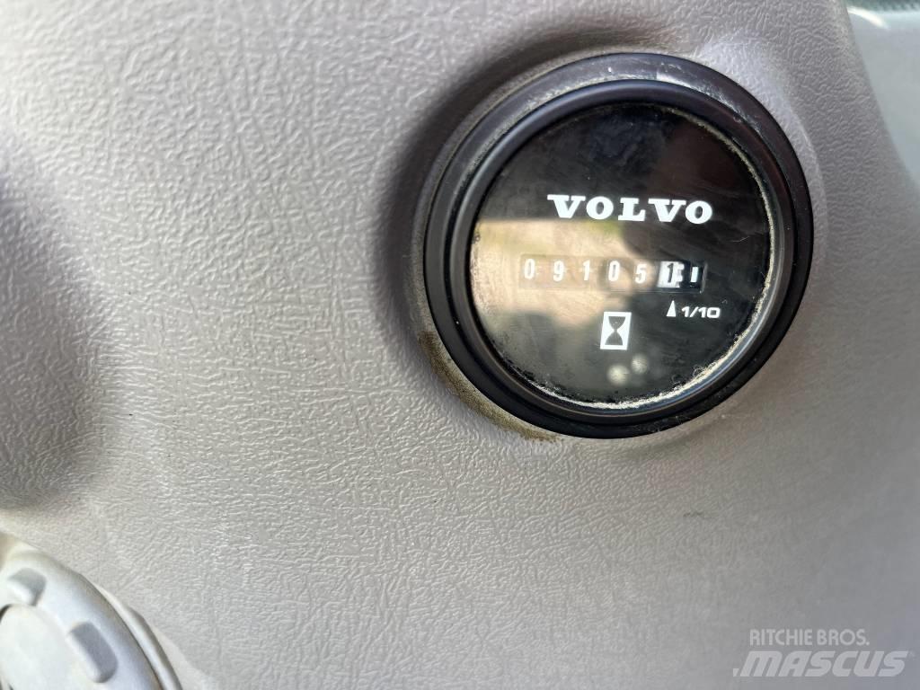 Volvo EC 300 EL Pásová rýpadla