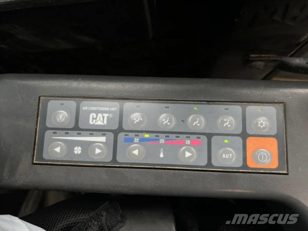 CAT 321D LCR Pásová rýpadla