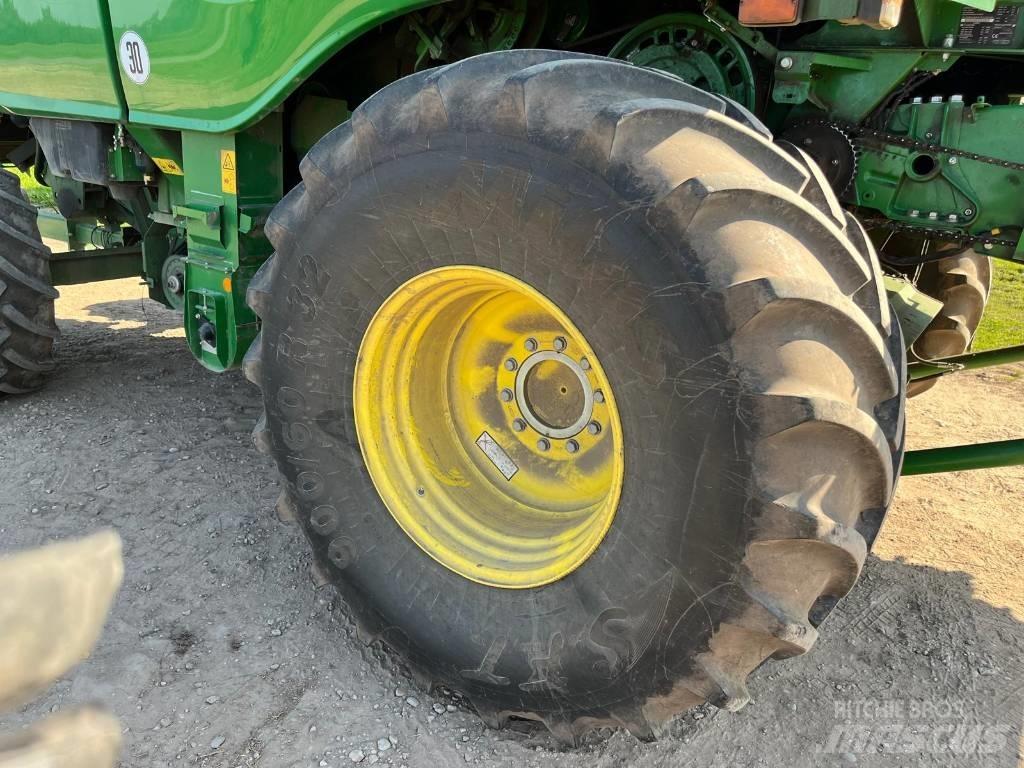 John Deere W 650 i Sklízecí mlátičky