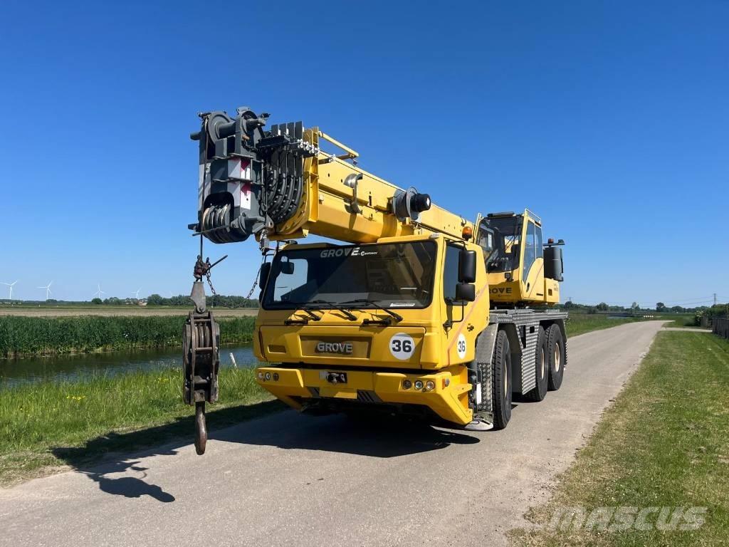 Grove GMK 3060 Univerzální terénní jeřáby