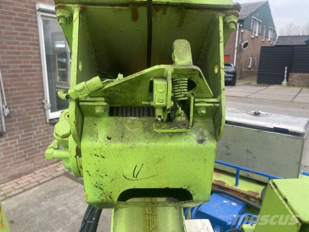 Maeda MC-305C Pásové jeřáby