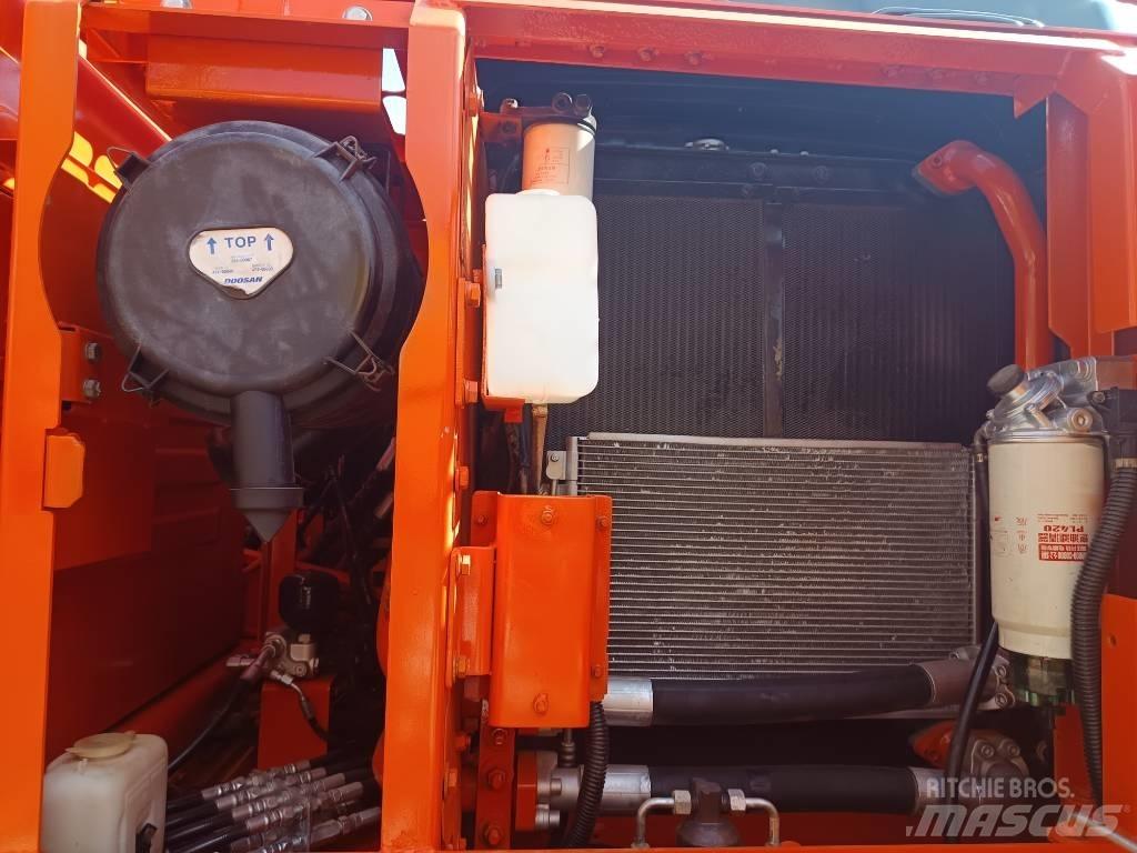 Doosan DX150 LC Pásová rýpadla