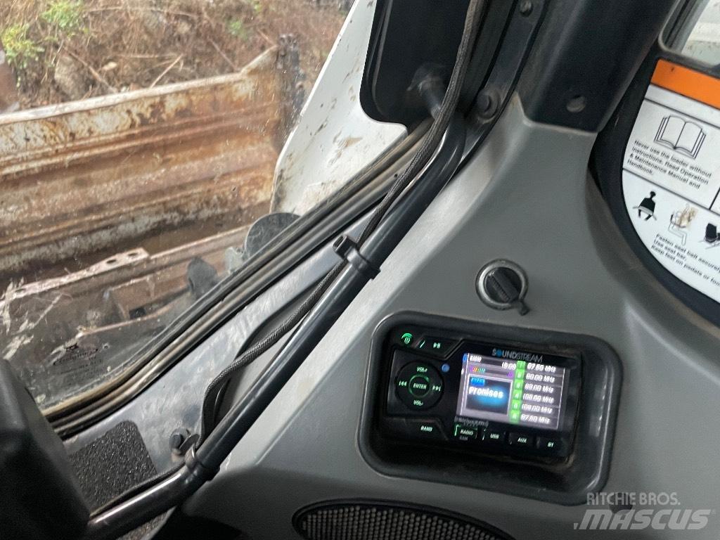 Bobcat T550 Smykem řízené nakladače