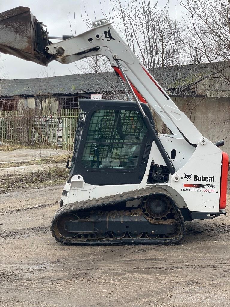 Bobcat T550 Smykem řízené nakladače