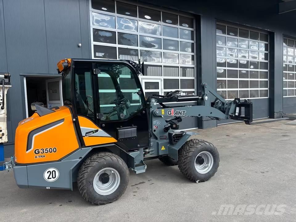 GiANT G 3500 X-tra Kolové nakladače