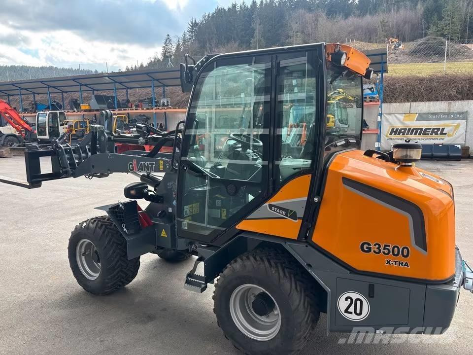 GiANT G 3500 X-tra Kolové nakladače