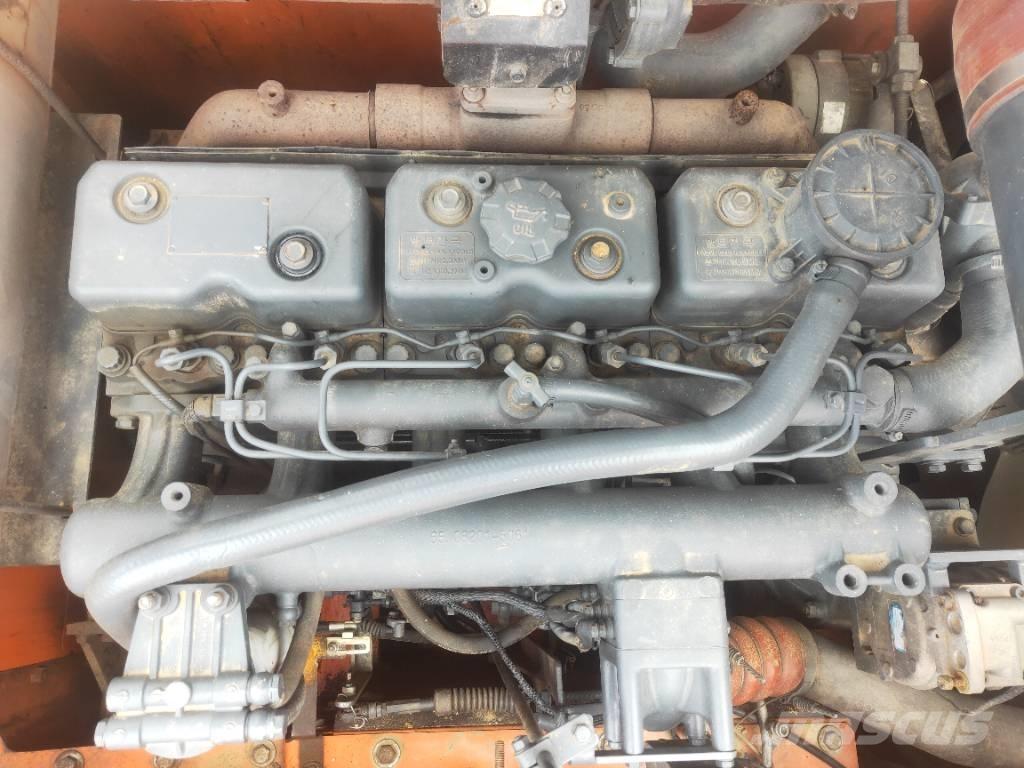 Doosan DX260LC Pásová rýpadla