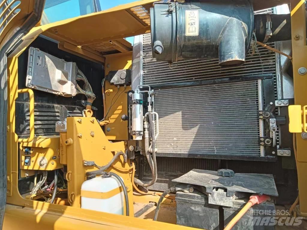 CAT 315D2GC Pásová rýpadla