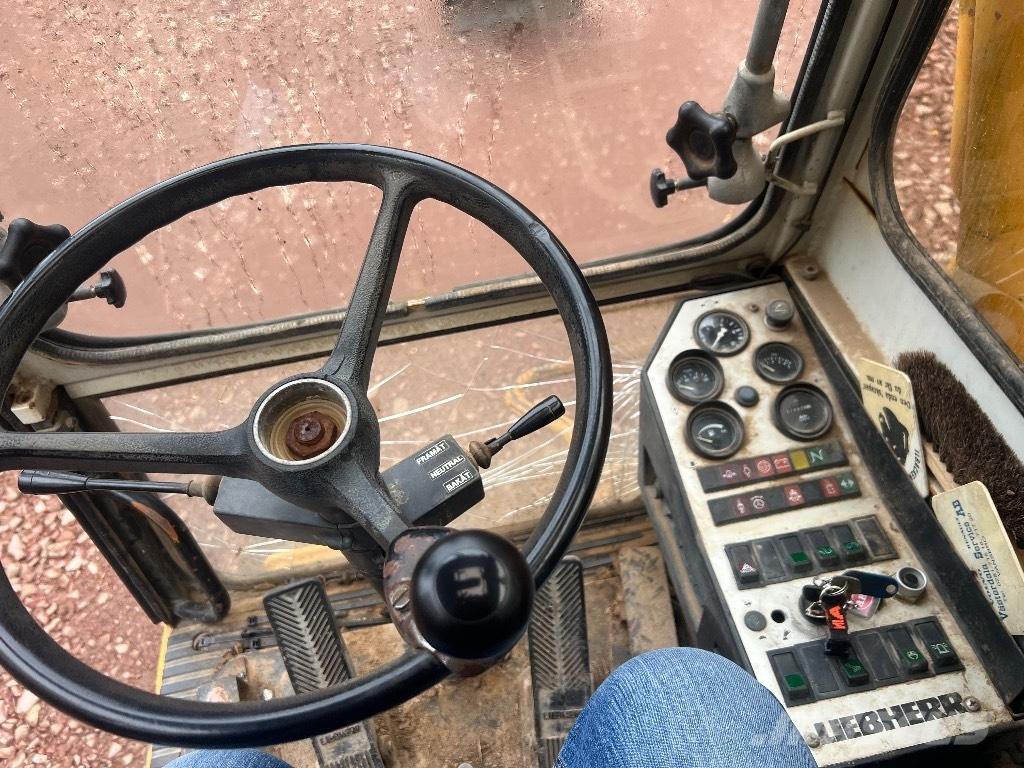 Liebherr 902 Kolová rýpadla