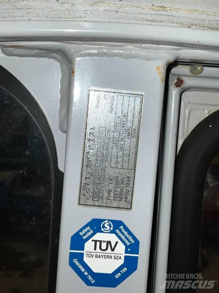 Neuson 2503 / 3503 Kabiny a interiér