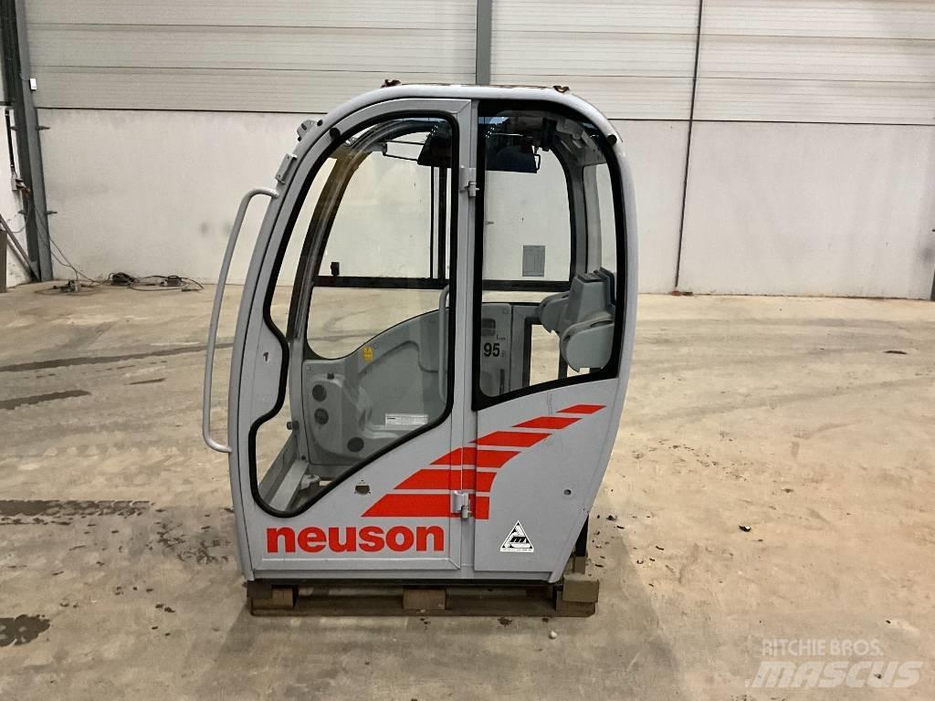 Neuson 2503 / 3503 Kabiny a interiér