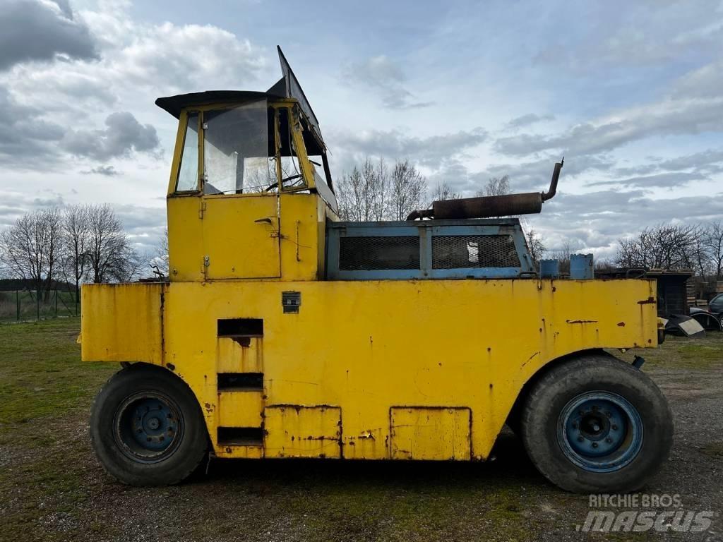 Hamm GRW 10 Pneumatikové válce