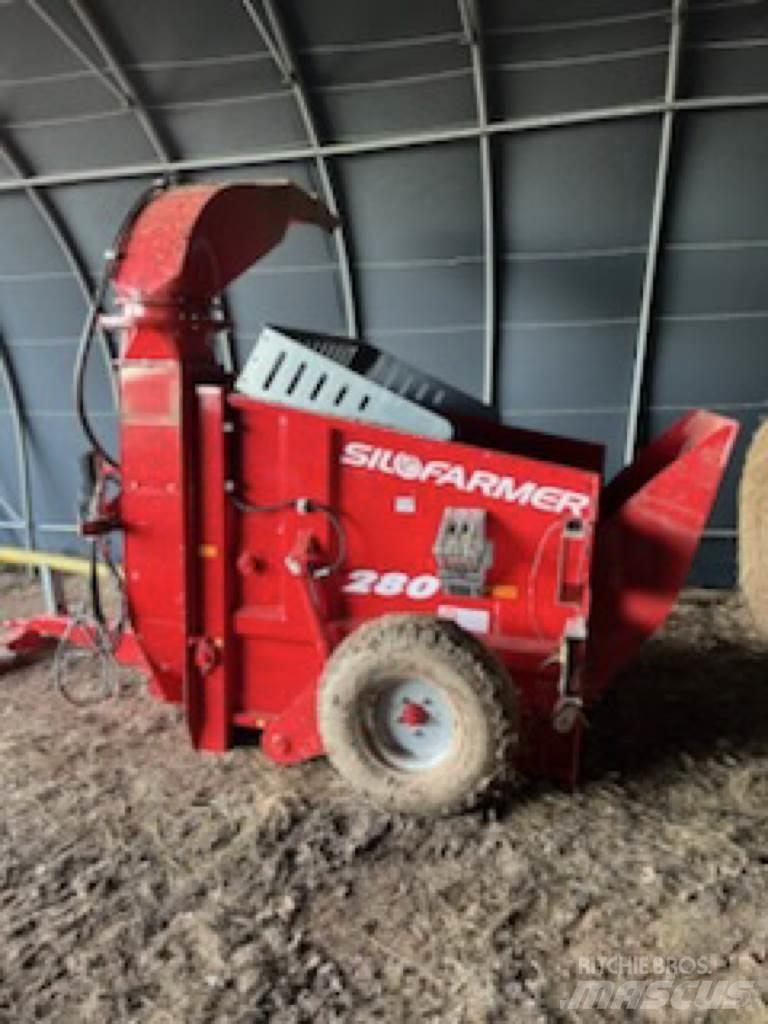 Silofarmer P 280 Drtiče a řezače balíků