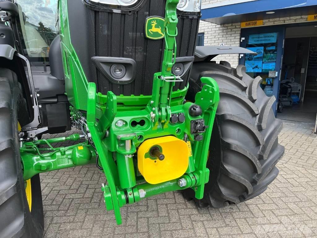 John Deere 6R195 Traktory