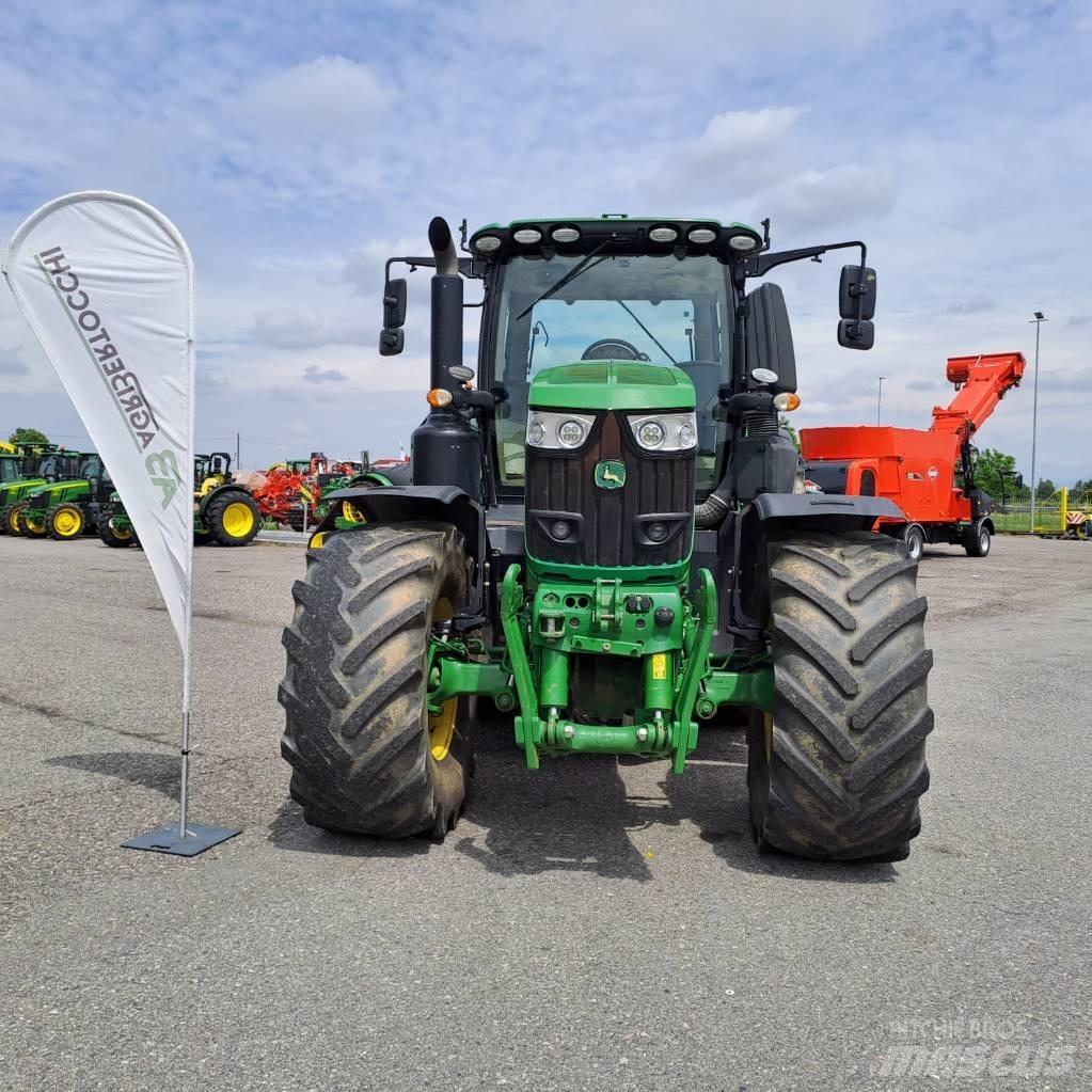 John Deere 6230 Traktory