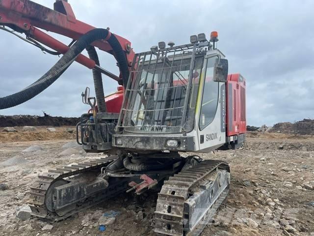 Sandvik Ranger DX800 Povrchové vrtací stroje