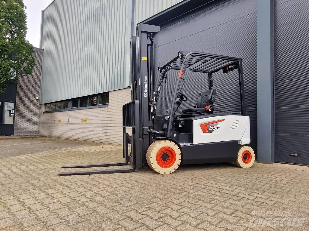 Bobcat B 30 X-7 Plus Akumulátorové vozíky