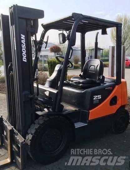 Doosan D25S-5 Dieselové vozíky