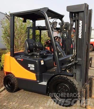Doosan D25S-5 Dieselové vozíky
