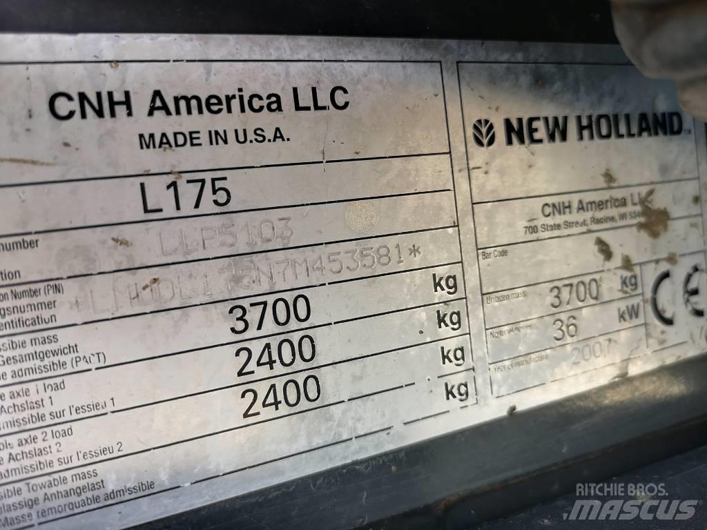New Holland L 175 Smykem řízené nakladače