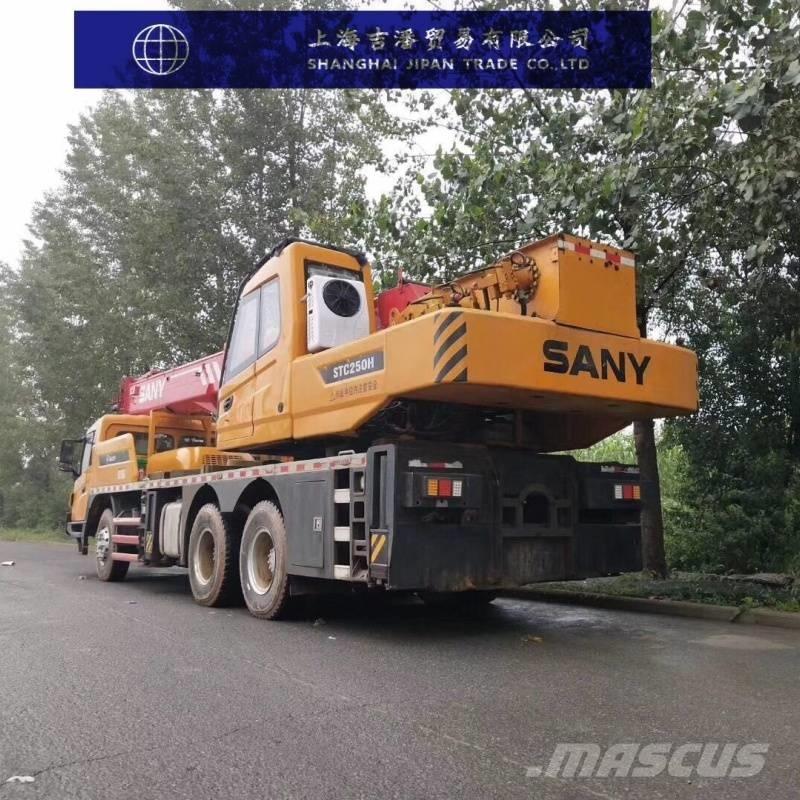 Sany STC 250 H Univerzální terénní jeřáby