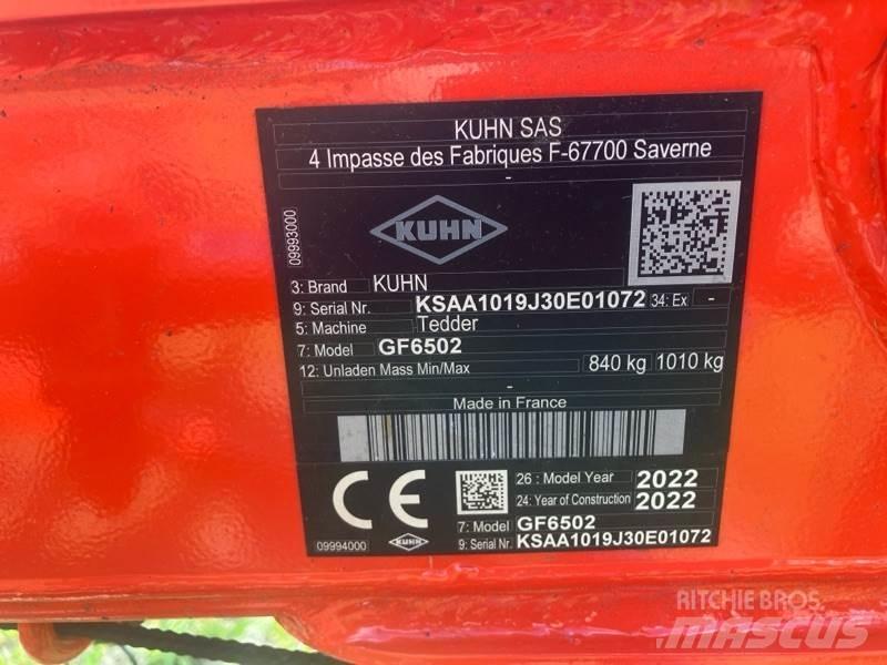 Kuhn GF6502 Obraceče a shrabovače sena