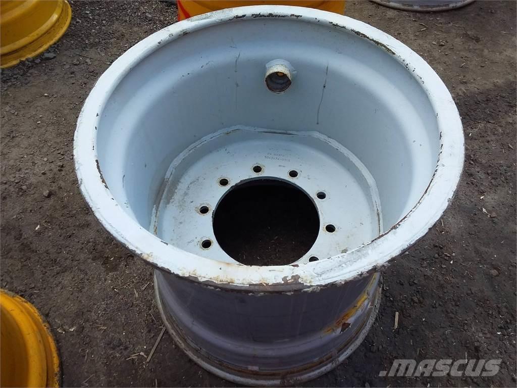 Valmet 801 24x26,5 Pneumatiky, kola a ráfky