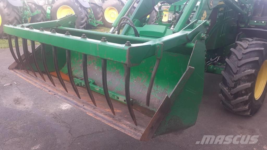 John Deere 6110 R Traktory