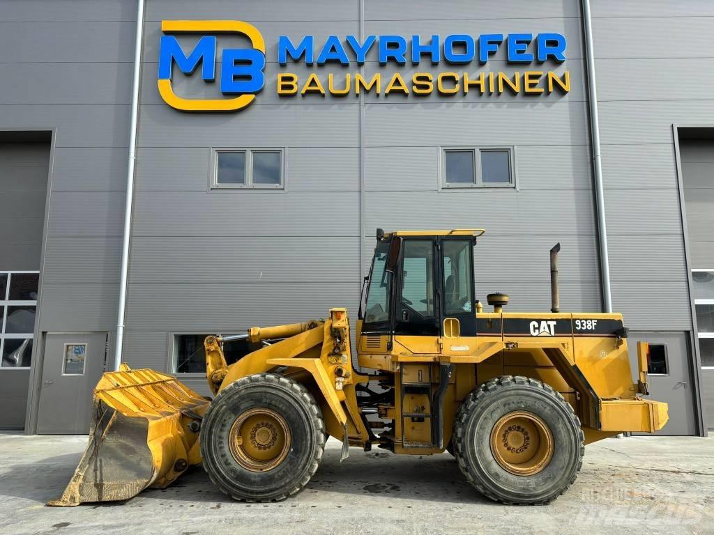 CAT 938F Kolové nakladače