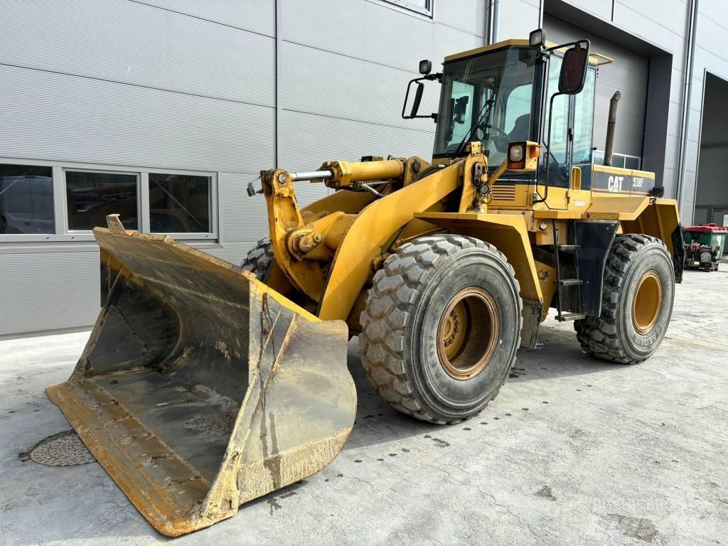 CAT 938F Kolové nakladače