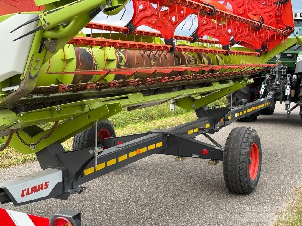 CLAAS 560 Cerio Příslušenství a náhradní díly ke kombajnům