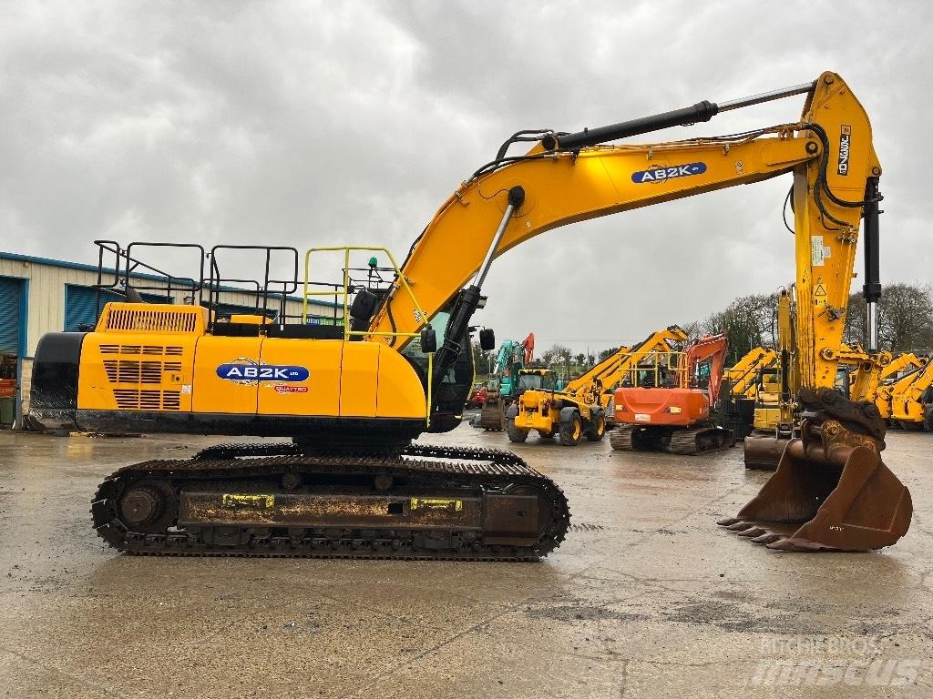 JCB JS370 LC Pásová rýpadla