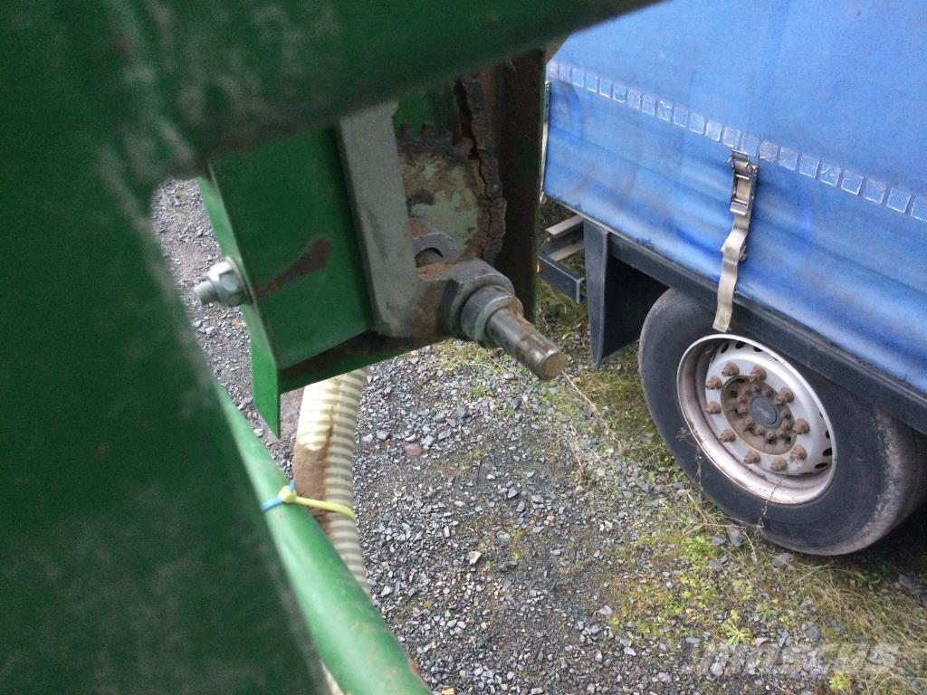 John Deere 750 A Kombinované secí stroje