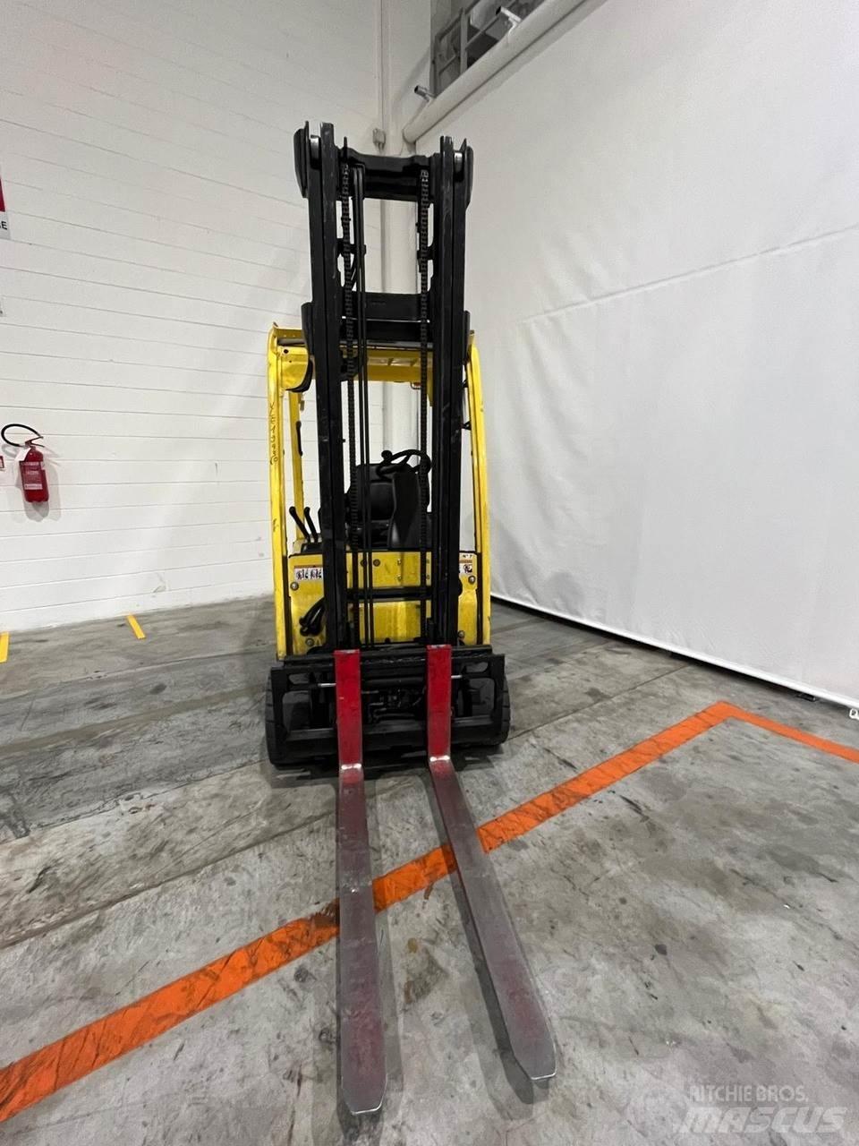 Hyster J2.0XN Akumulátorové vozíky