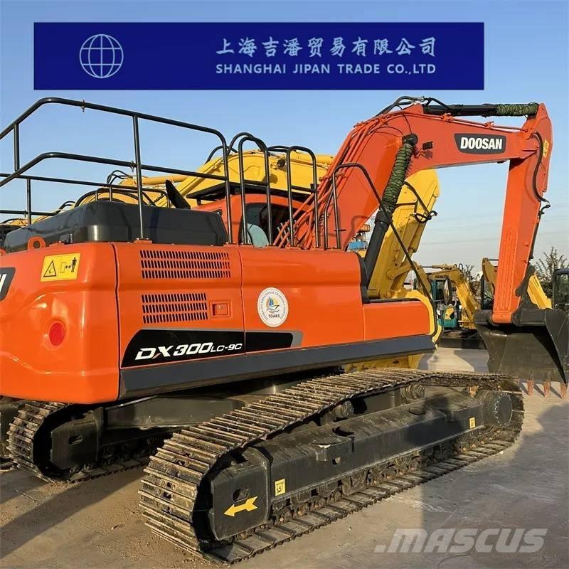 Doosan DX 300 Pásová rýpadla