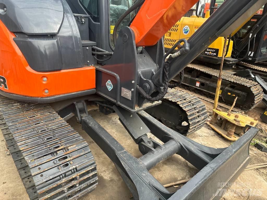 Hitachi ZX68USR-5A Mini rýpadla < 7t