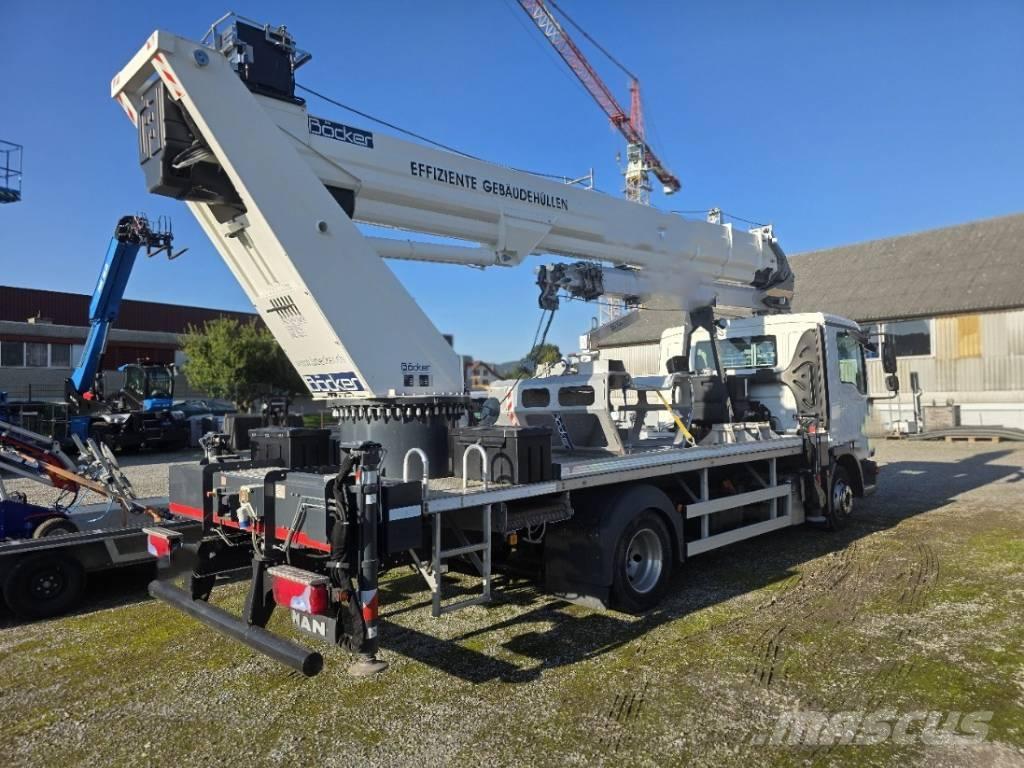 Böcker AK 37/4000 Jeřáby pro těžký terén