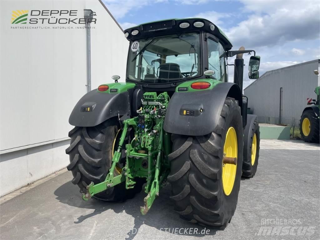 John Deere 6175R Traktory