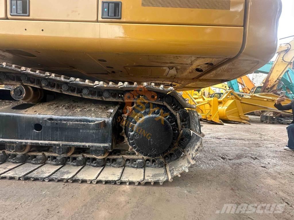 CAT 330 Pásová rýpadla