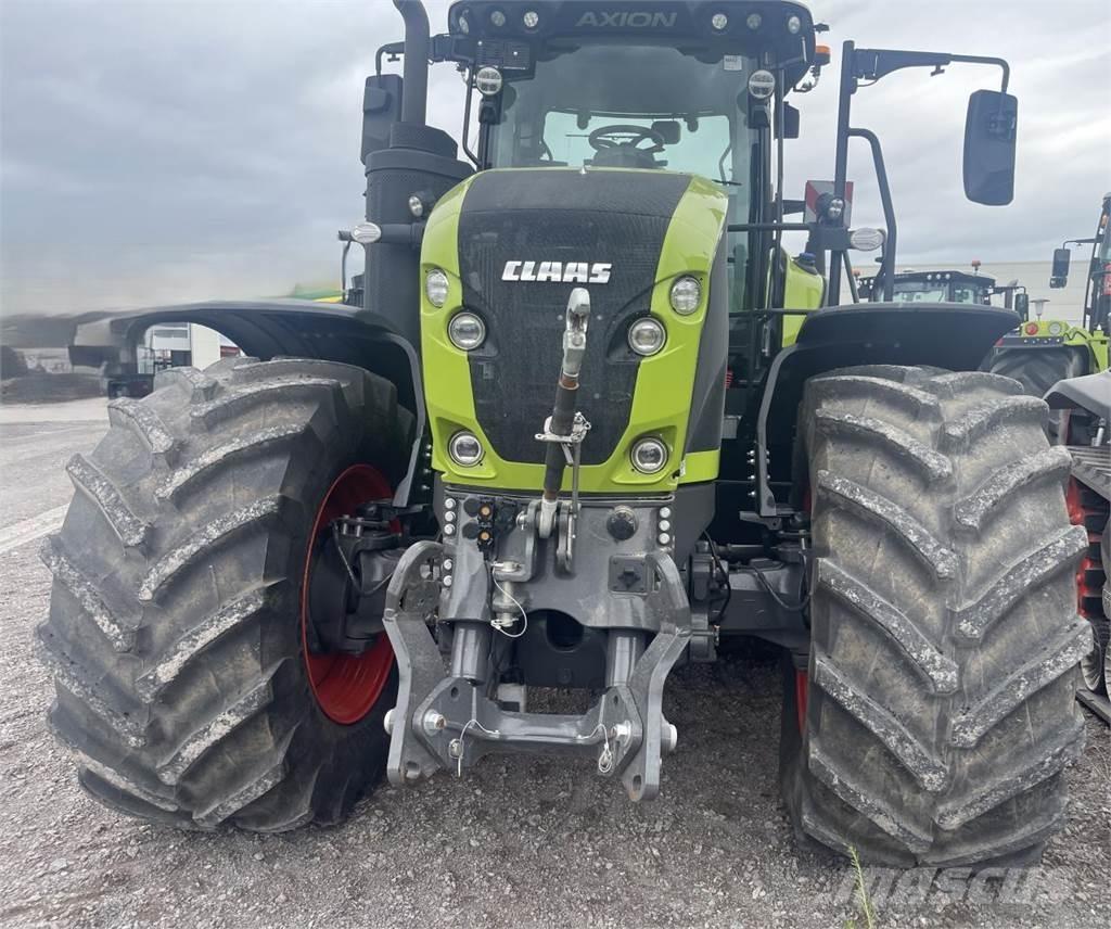 CLAAS AXION 960 TT Traktory