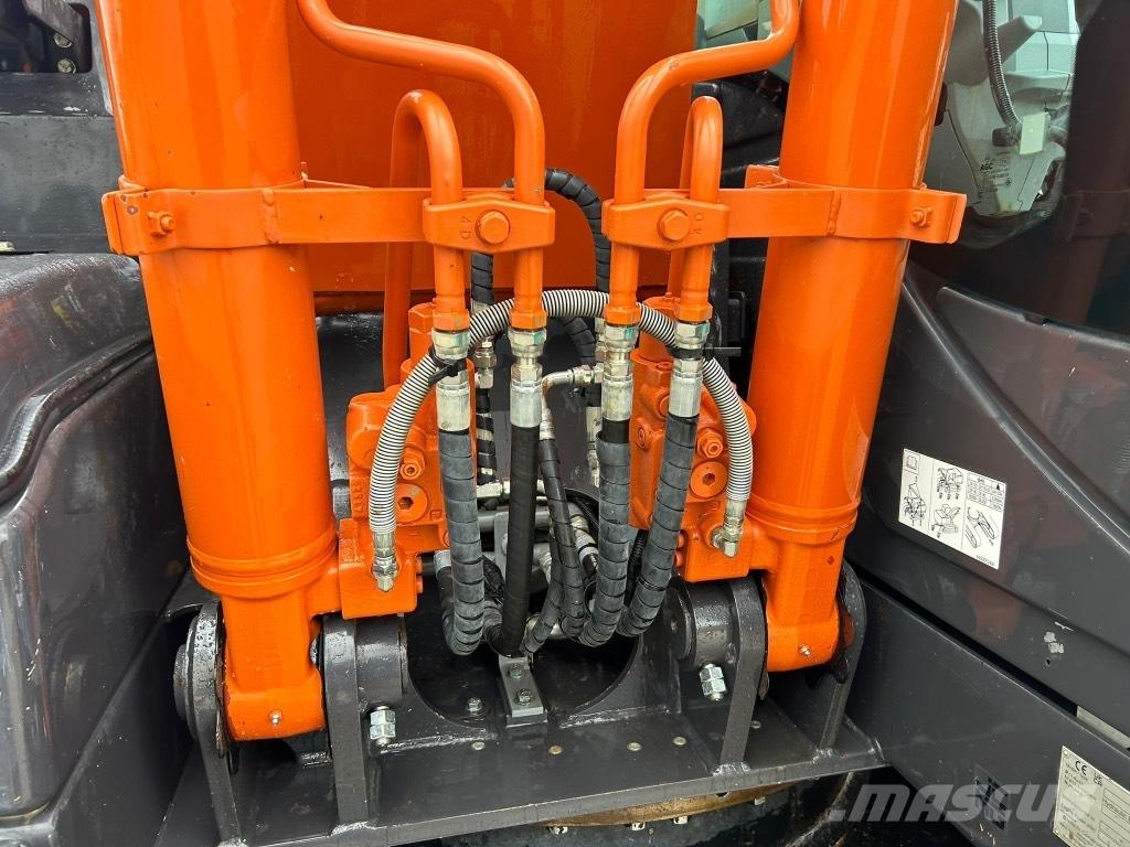 Hitachi ZX130 LCN-7 Pásová rýpadla