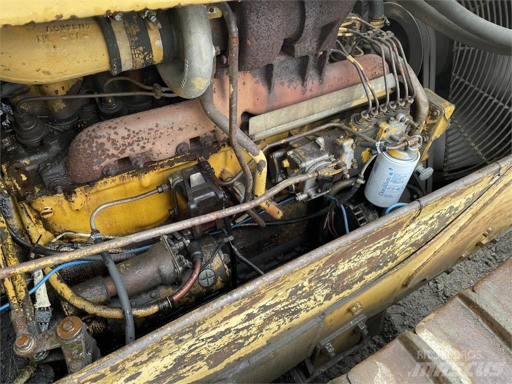 CAT D6D Pásové dozery