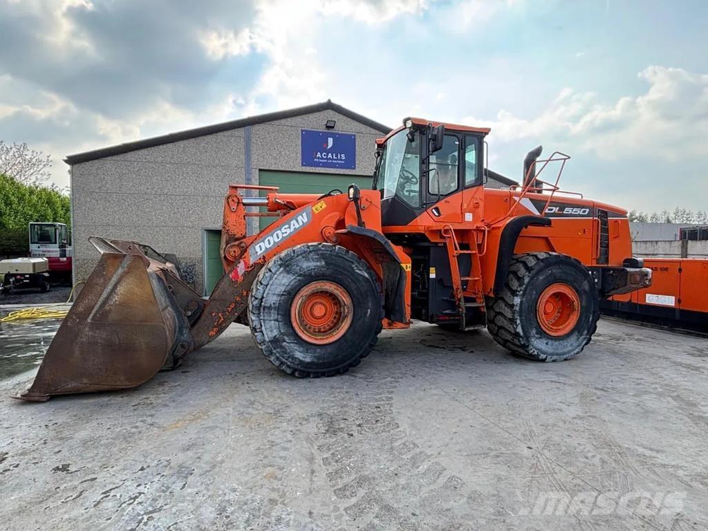 Doosan DL550 Kolové nakladače