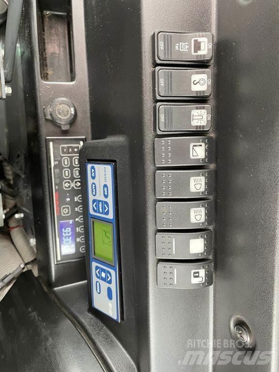 Takeuchi TB295W Kolová rýpadla