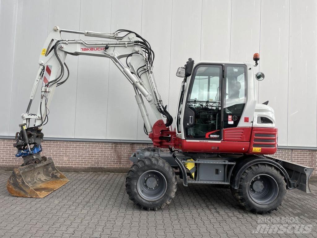 Takeuchi TB295W Kolová rýpadla