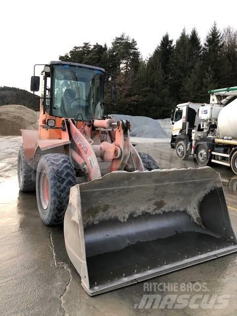Fiat-Kobelco W110 Kolové nakladače