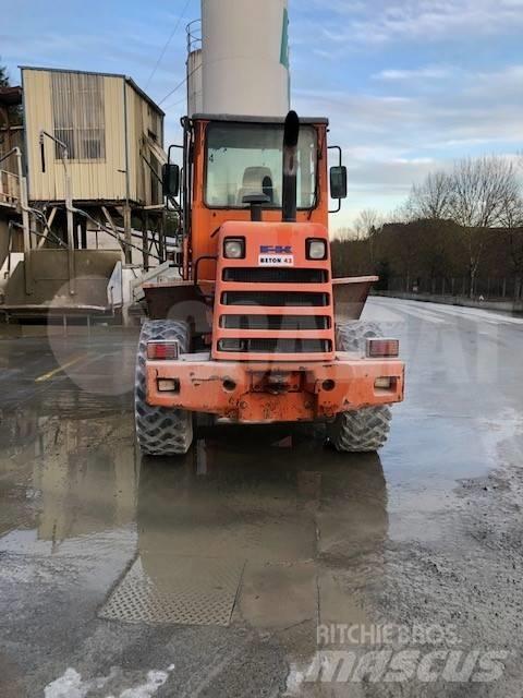 Fiat-Kobelco W110 Kolové nakladače