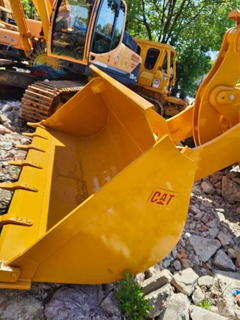 CAT 966H Kolové nakladače