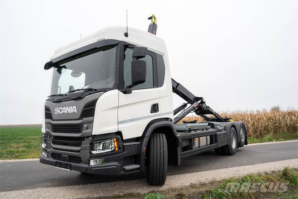 Scania P420 6X2 Hákový nosič kontejnerů